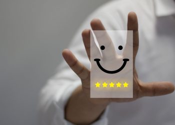 Artiwise yapay zeka müşteri deneyimi platformu ile fiziksel mağaza içi müşteri memnuniyeti analizi