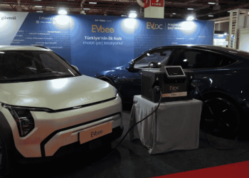 CNR EXPO 2025’te sergilenen elektrikli araçların birbirini şarj etmesini sağlayan yeni cihaz