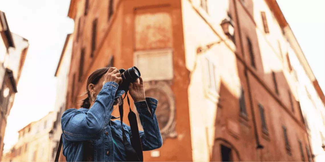 Mastercard Turizm Trendleri Raporu 2025’e göre Türkiye’ye gelen turistlerin ve yurt dışına çıkan Türk turistlerin harcamaları artış gösterdi.