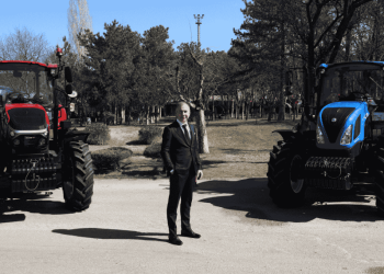 TürkTraktör TrakBot, Tarlam Cepte, akıllı sulama ve dijital tarım çözümleriyle Bursa Tarım Fuarı’nda