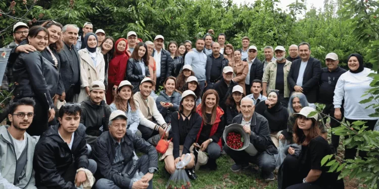 Üçüncü Kuşak Tarım Girişimciliği Eğitimi kapsamında genç mühendisler sürdürülebilir tarım ve dijital dönüşüm üzerine eğitim alıyor.