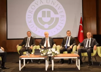 Anadolu Sigorta Anadolu Buluşmaları, Adana’da KOBİ’lerle buluşarak risk yönetimi ve sigorta bilinci üzerine panel düzenledi.
