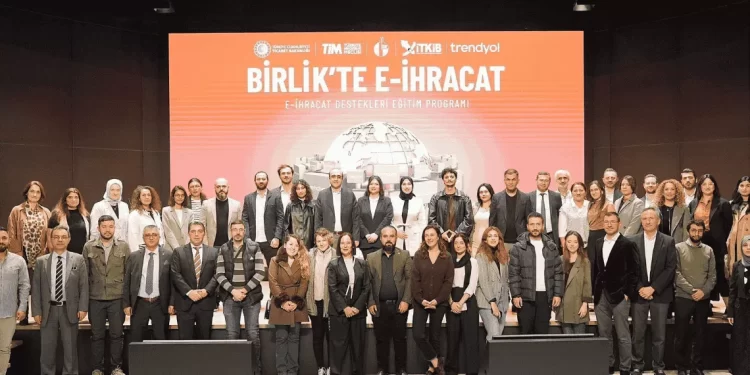 Ticaret Bakanlığı, TİM ve Trendyol iş birliğiyle düzenlenen Birlik’te E-İhracat Programı kapsamında Türkiye’nin e-ihracatta bölgesel güç olma hedefi.
