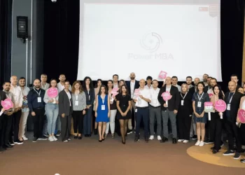 Enerjisa Üretim Power MBA programı beşinci döneminde 48 profesyonelle enerji sektörüne liderlik odaklı gelişim sunuyor.