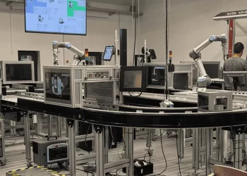 IAS, Potsdam ve Ostfalia Üniversiteleriyle Endüstri 4.0 odaklı akademi-sanayi işbirliği kapsamında Canias ERP’yi öğrenim laboratuvarlarına entegre etti