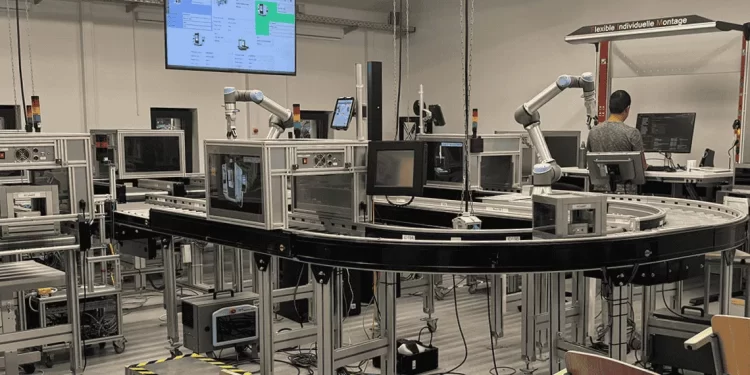 IAS, Potsdam ve Ostfalia Üniversiteleriyle Endüstri 4.0 odaklı akademi-sanayi işbirliği kapsamında Canias ERP’yi öğrenim laboratuvarlarına entegre etti