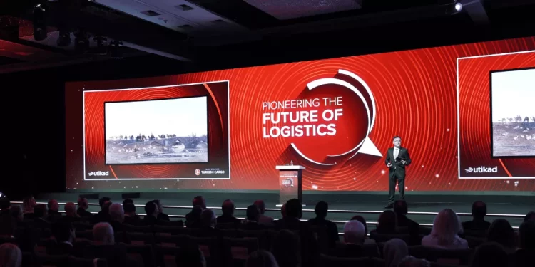 Türkiye Logistics Summit 2025, UTİKAD ve Turkish Cargo iş birliğiyle İstanbul’da düzenlendi; lojistik sektörü 200 milyar dolar hedefini masaya yatırdı.