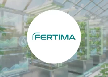 Modern akıllı sera ve otomasyon sistemleri arka planı üzerinde beyaz daire içinde Fertima logosu