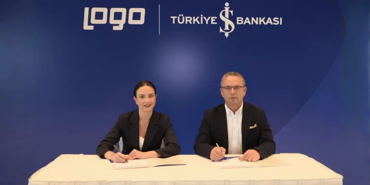 Logo Yazılım ve İş Bankası yöneticileri Fatura Finansmanı iş birliği imza töreni