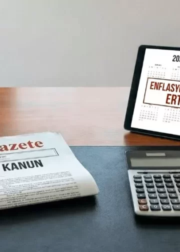 7571 Sayılı Kanun kapsamında enflasyon muhasebesinin 3 yıl ertelenmesini temsil eden vergi levhası ve takvim görseli.