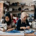 KOOP-DES 2026 kooperatif makine hibesi - kadın kooperatif üyeleri atölyede üretim yapıyor